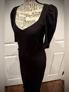 GAP Black Ribbed Puff Sleeve Midi Dress